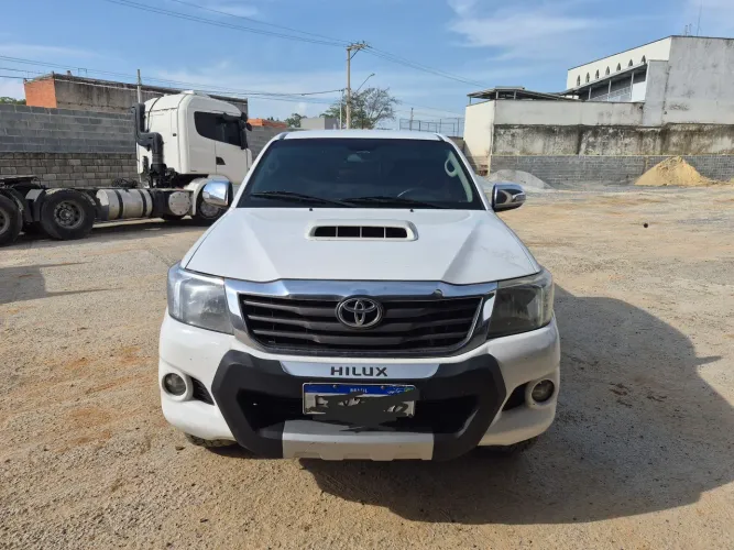 Toyota Hilux CD Limited 4X4 3.0 TDI Diesel Aut. 2015