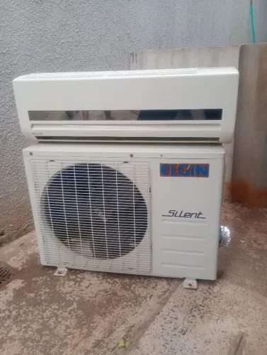 Ar condicionado Elgin 9.000 BTUs  700 reais 