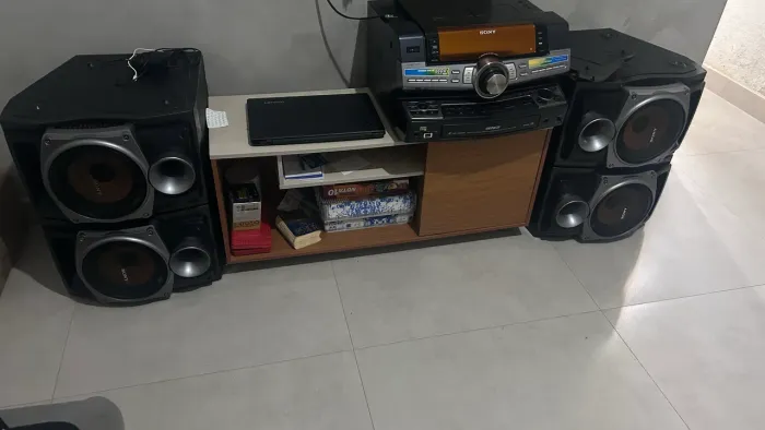 SOM SONY ZUX 9