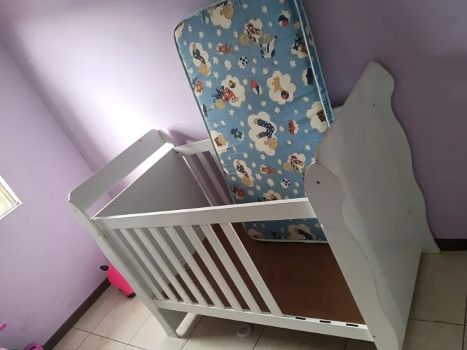 Vende-se Berço com colchão