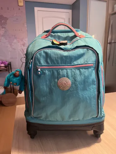 Mochila kipling  Echos 29 litros com rodinhas 360°