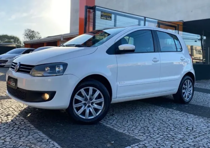 Volkswagen Fox 1.6 MI I Motion Total Flex 8V 5P 2013