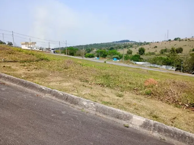 "Oportunidade no Condomínio Bella Vitta - 360m² com Preço Imbatível (Aceita Veículo)"
