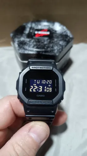 Casio G-Shock DW5600BB original.