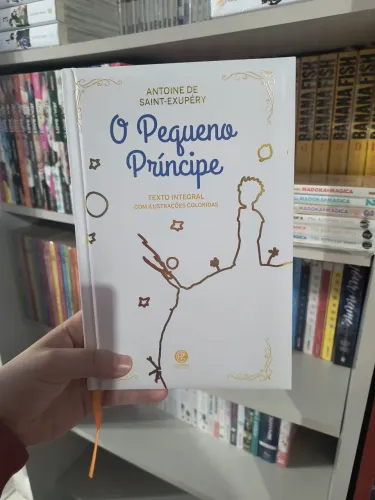 Livro O Pequeno Príncipe Edição de Luxo Almofadada com Ilustrações Colorid Editora Garnier