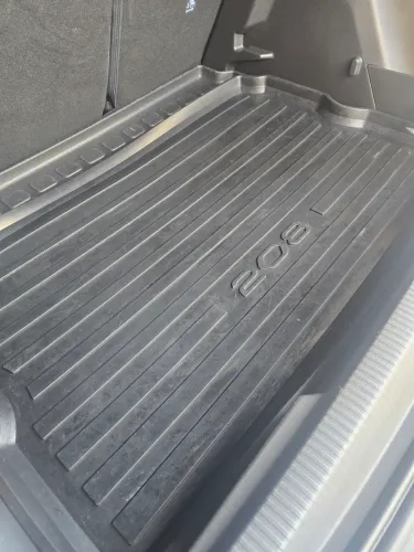 Tapete bandeja protetor de mala Peugeot 208