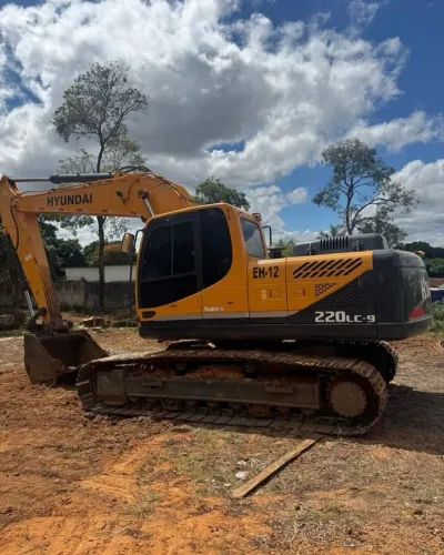 ESCAVADEIRA HIDRÁULICA HYUNDAI L220