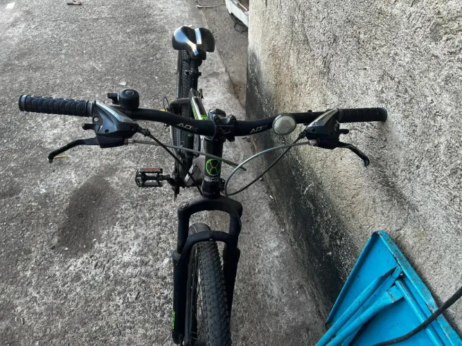 Bicicleta em bom estado de conservação
