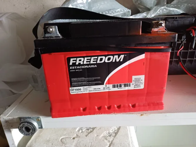 Bateria estacionária Freedon 60A modelo Df1000