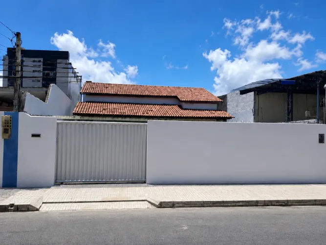 Casa à venda, 3 quartos, 1 suíte, 6 vagas, Bessa - João Pessoa/PB