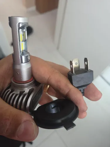 Lâmpada H4 led (seminovo)