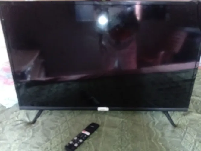 VENDE-Se uma televisão qualquer coisa vai zap: *