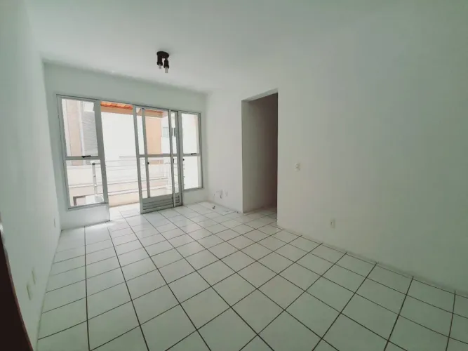 Apartamento com 2 suítes no Centro de Florianópolis.