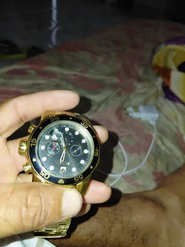 Vende de um relógio invicta