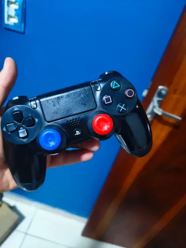 Controle ps4 original. Todo ok.