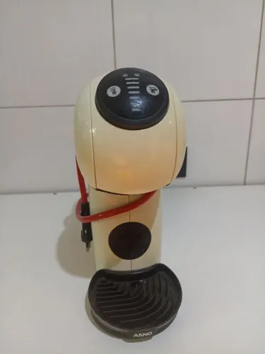 Cafeteira DOLCE GUSTO