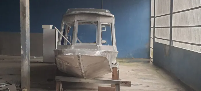 Lancha em alumínio naval