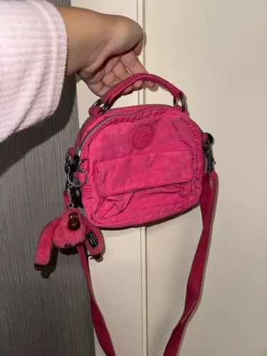 Bolsa Kipling Rosa (tem opção de virar uma mochila tambem)