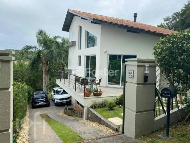 Casa à venda Rua Caravelas Douradas, Sambaqui - Florianópolis