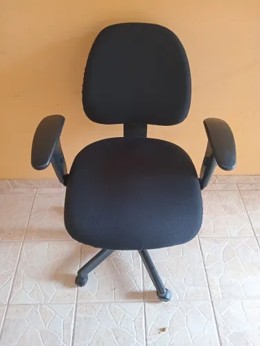 Cadeira giratória flexform NR17