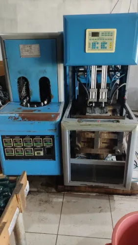 Máquina sopradora de garrafas pet