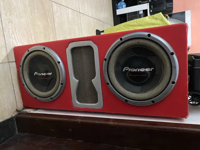 CAIXA C/2 PIONNER DE "12" DE 1.400W CADA (A FAMOSA ESPANCA PORTA MALAS)