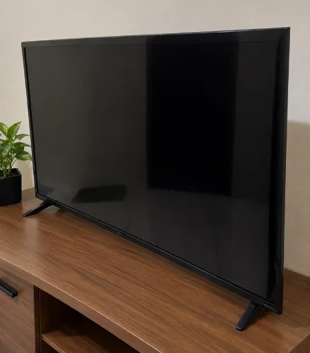 Vendo tv 32 polegadas pouco tempo de uso smart mais informações *93
