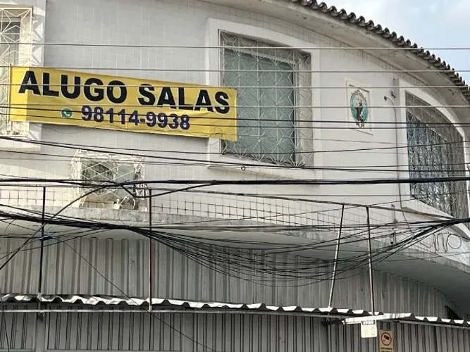 Alugo sala comercial em Higienópolis na Rua Santa Mariana, 30, recém reformada.,