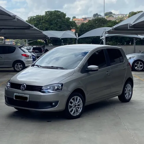 Volkswagen Fox 1.0 MI Total Flex 8V 5P 2014