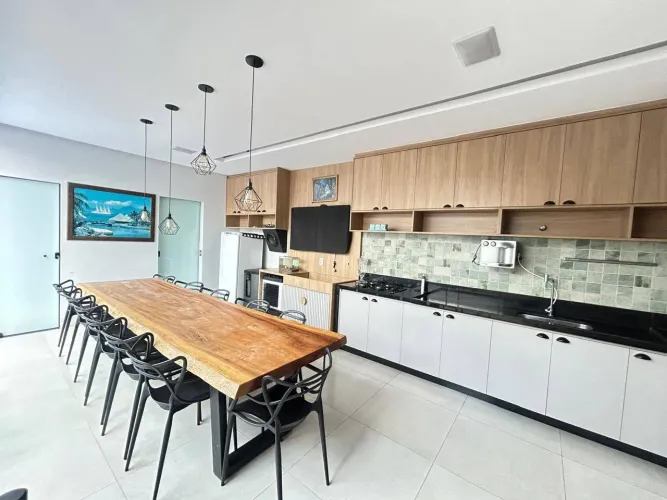 Casa de 3 suítes plenas - Porteira fechada - Energia solar - Vila Rosa