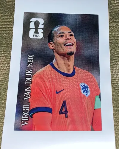 figurinha copa 2026 Virgil Van Dijk no rótulo nova
