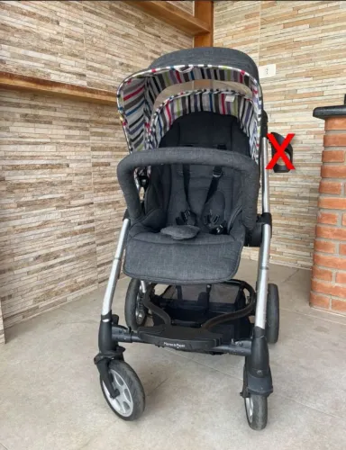 Carrinho de bebê importado 