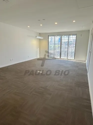 Prédio comercial para alugar no Bairro Jardim Avelino - SP