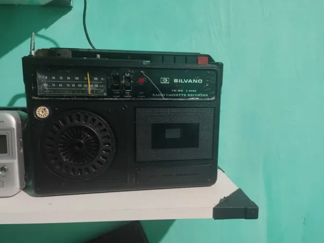 Rádio casset antigo