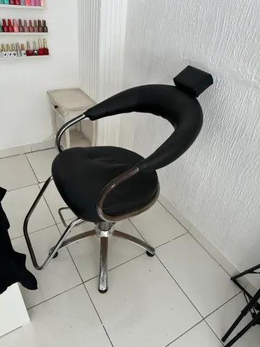 Cadeira de salão usada 