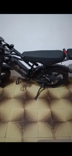 Vende - se bicicleta Flash elétrica