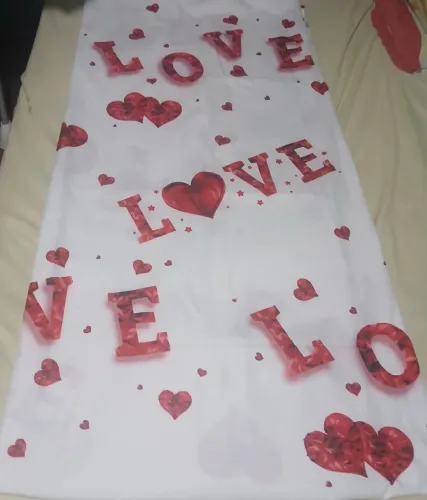 Vende-se um lençol com estampas