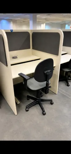 Mesa para call Center com regulagens NR17 1.00 de largura com abafador