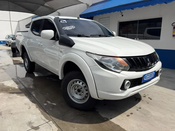 Mitsubishi L200 GLS 2.5 4X4 CD Diesel 2021