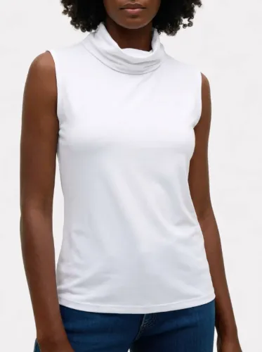 Blusa Branca sem Mangas com Caimento Impecável