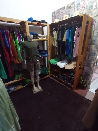 Vende-se loja de roupa masculina e feminina 