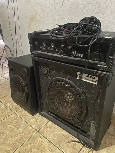 Vendo caixa de som profissional 