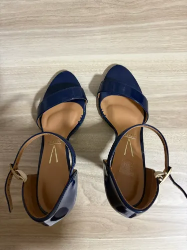 Sandália Vizzano Verniz Azul
