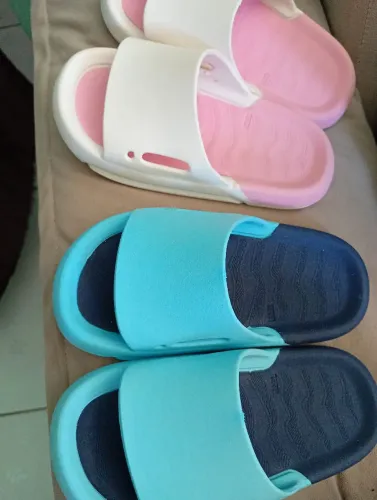 Sandália infantil só tem a rosinha 