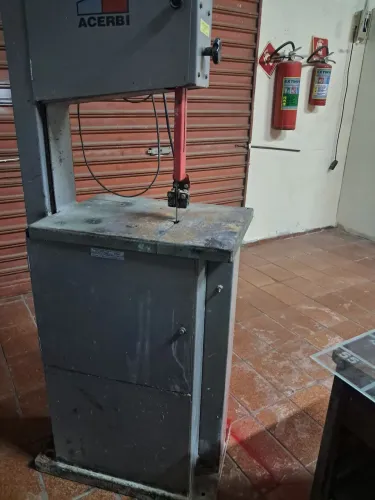 Vende se serra de fita industrial 