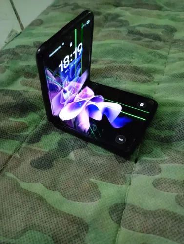 Galaxy Z Flip3 funcionando perfeitamente, apenas essa lista na tela