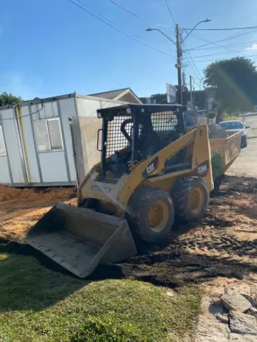 Bobcat Terraplanagem escavações demolições 