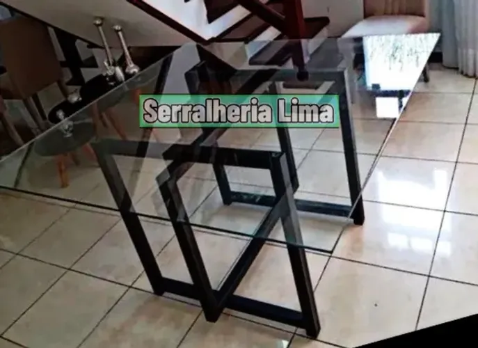 Serralheiro (Banquetas e Mesas de Ferro e Madeira)