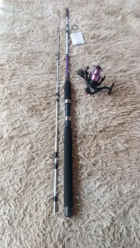 Vara de pesca com molinete 