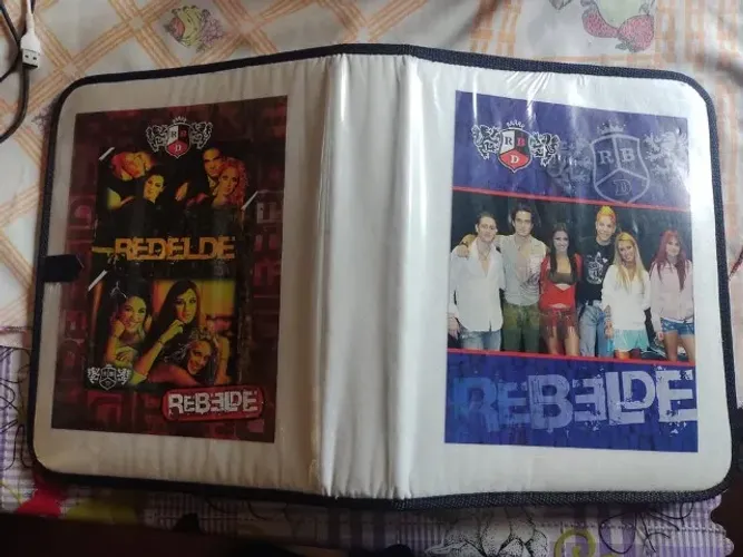 Fichário Escolar Rbd Rebelde Antigo Modelo 4